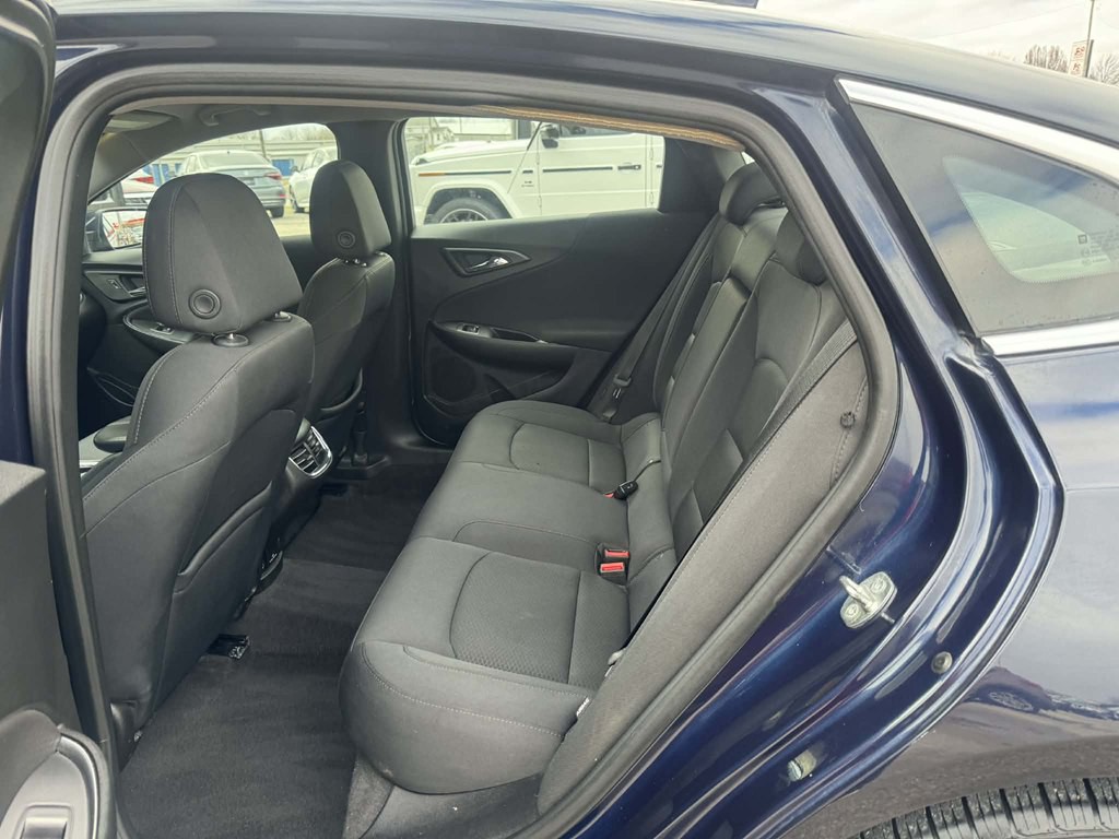 2017 Chevrolet Malibu Image 22
