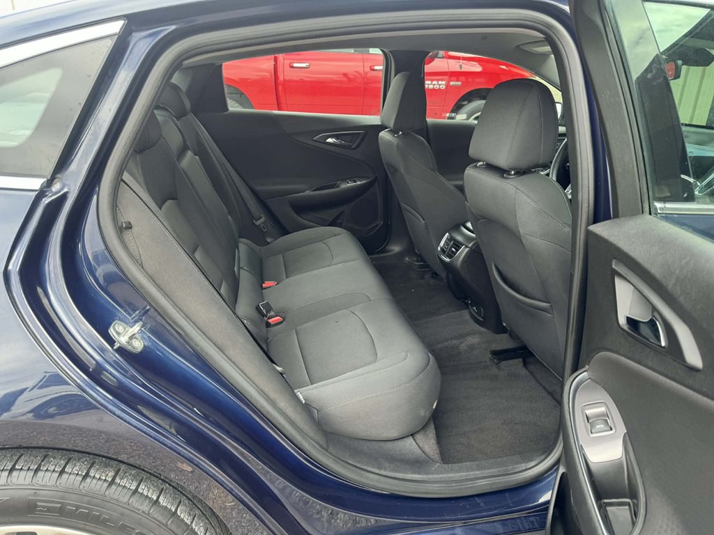 2017 Chevrolet Malibu Image 25