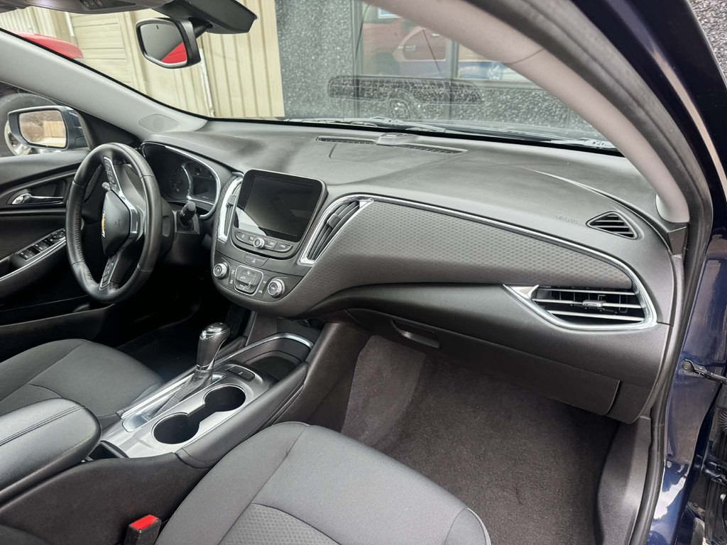 2017 Chevrolet Malibu Image 27