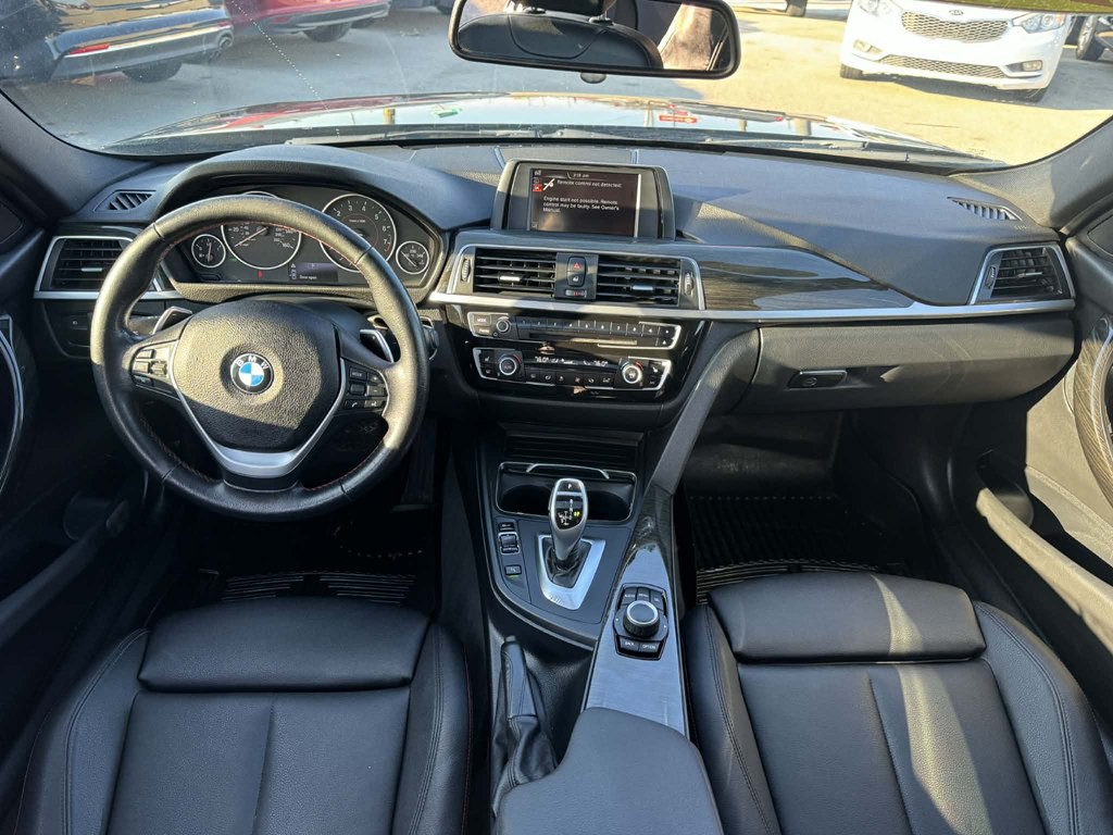 2017 BMW 3 Series Image 23