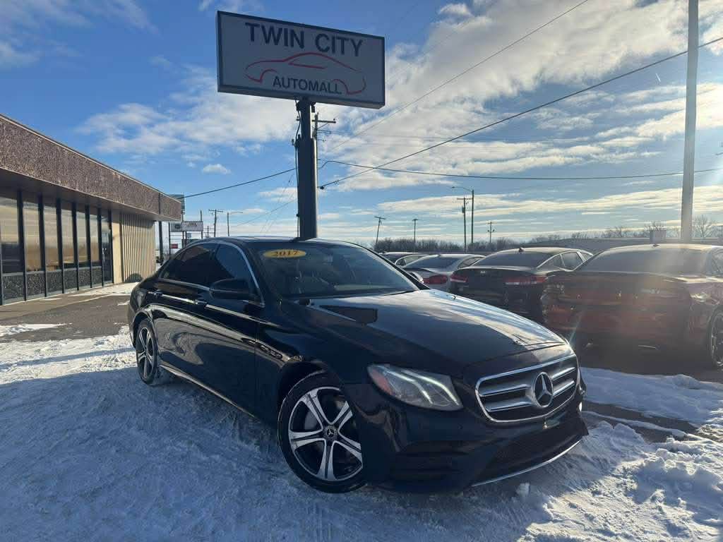 2017 Mercedes-Benz E-Class Image 1