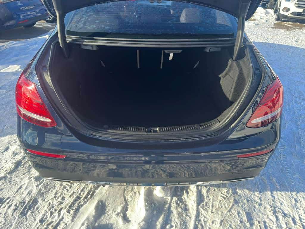 2017 Mercedes-Benz E-Class Image 10