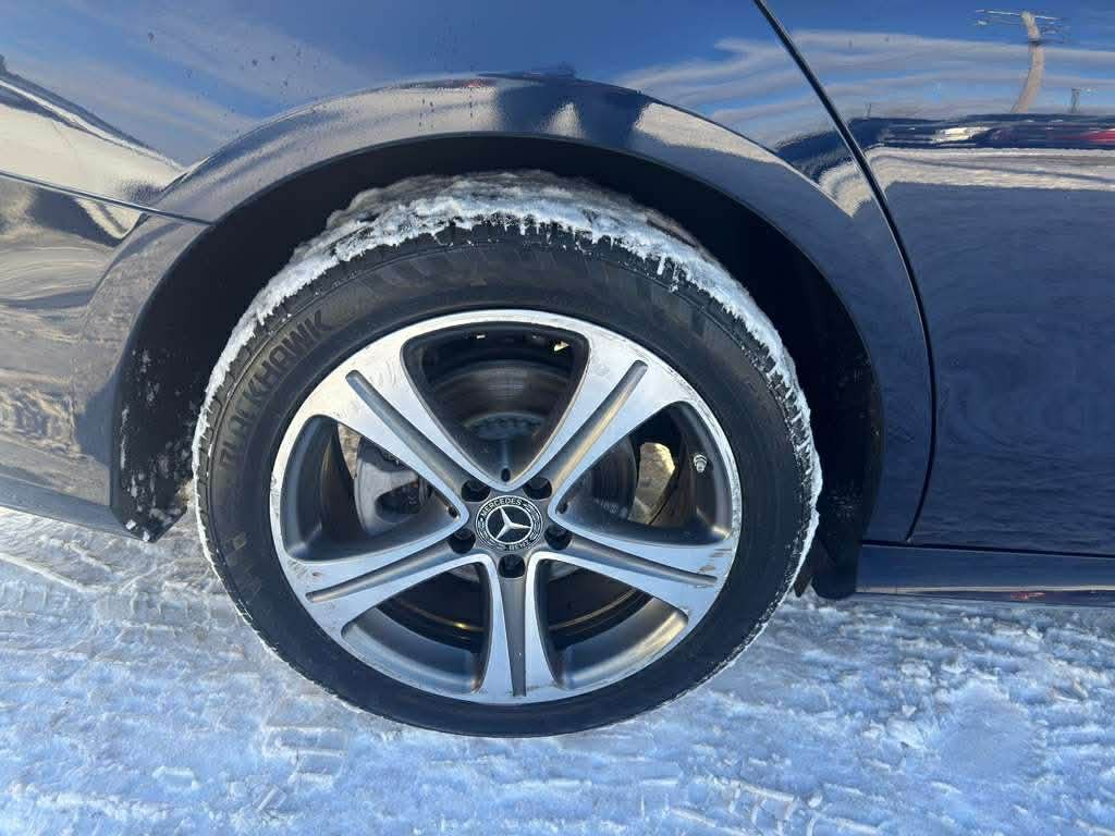 2017 Mercedes-Benz E-Class Image 12