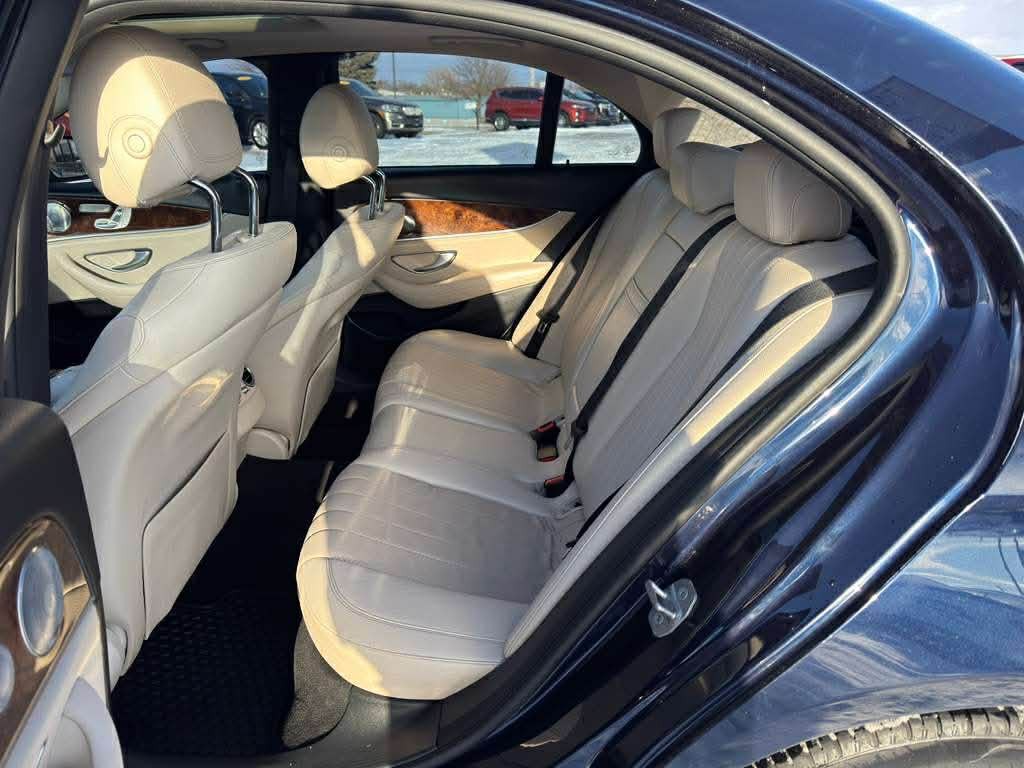 2017 Mercedes-Benz E-Class Image 21