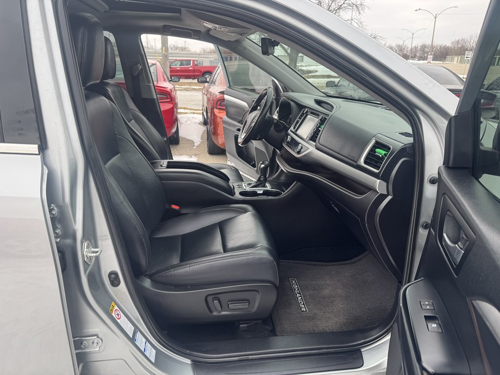 2019 Toyota Highlander Image 17