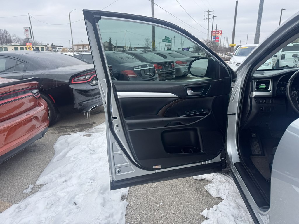 2019 Toyota Highlander Image 20