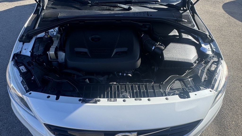 2017 Volvo V60 Image 10