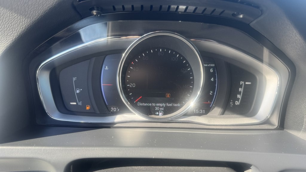 2017 Volvo V60 Image 17