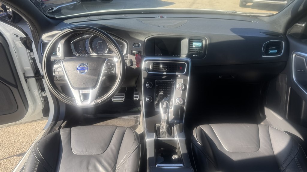 2017 Volvo V60 Image 20