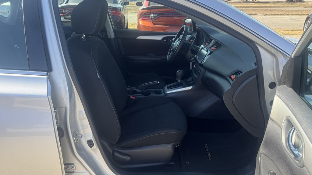 2019 Nissan Sentra Image 28