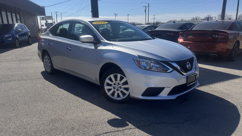 2019 Nissan Sentra Image 2