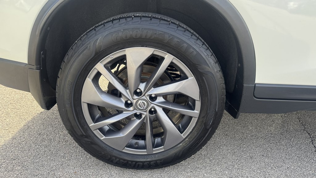 2016 Nissan Rogue Image 13