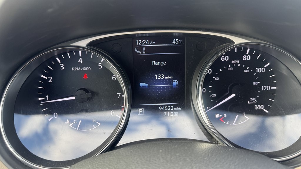 2016 Nissan Rogue Image 18