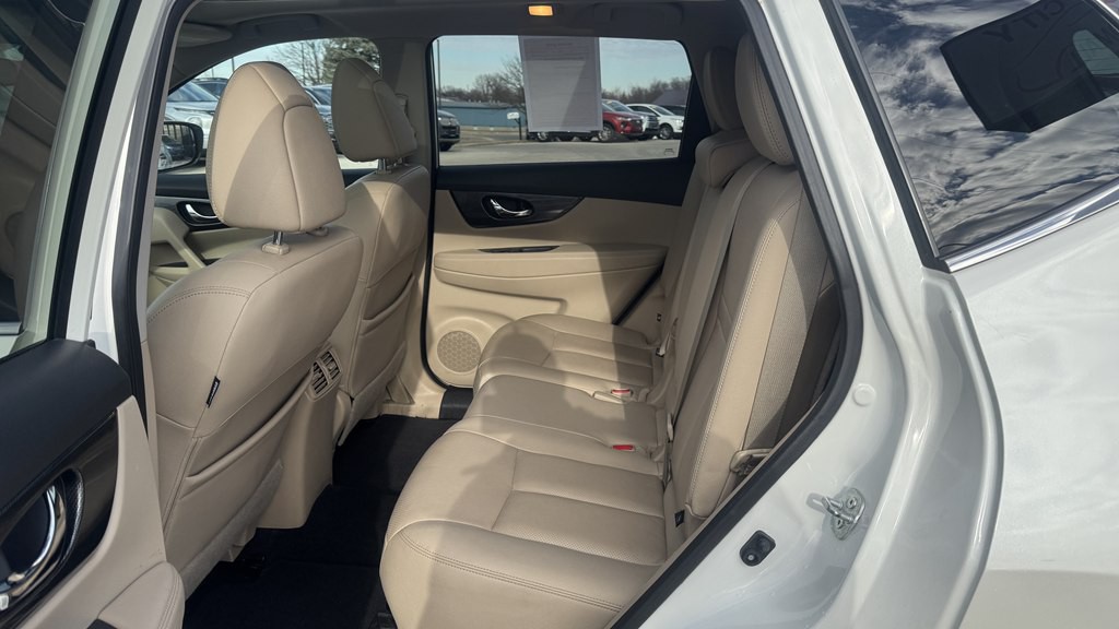 2016 Nissan Rogue Image 23