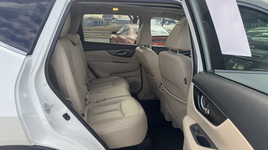 2016 Nissan Rogue Image 26