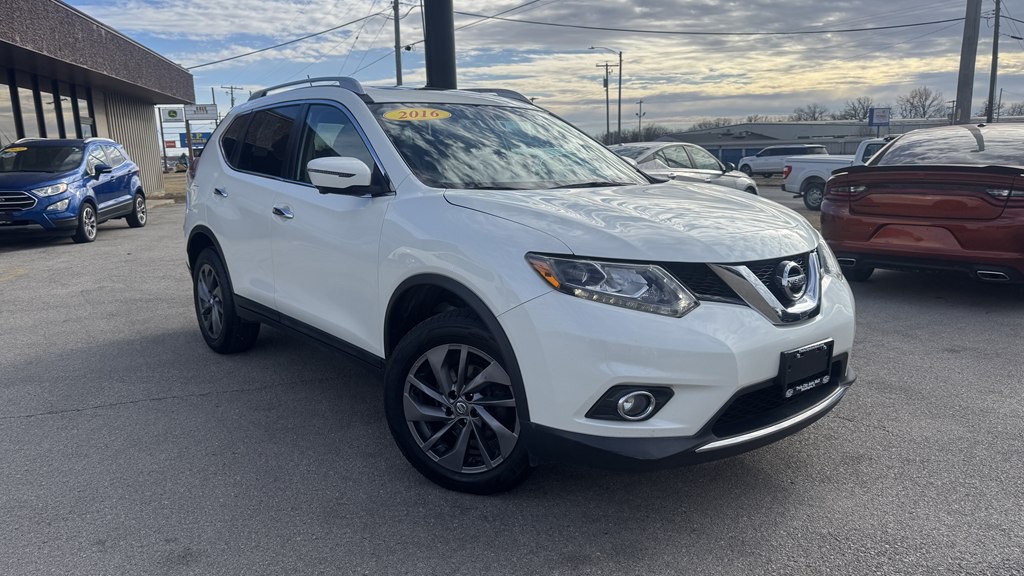 2016 Nissan Rogue Image 2