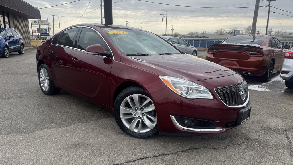 2016 Buick Regal Image 2