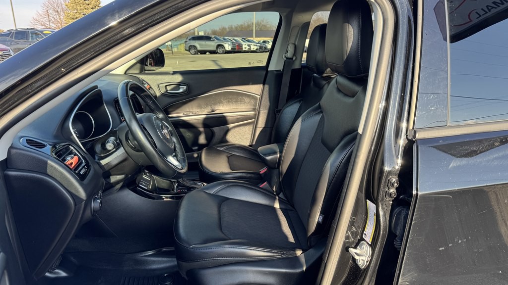 2018 Jeep Compass Image 16