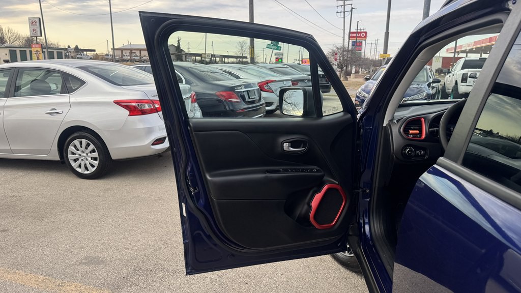 2017 Jeep Renegade Image 14