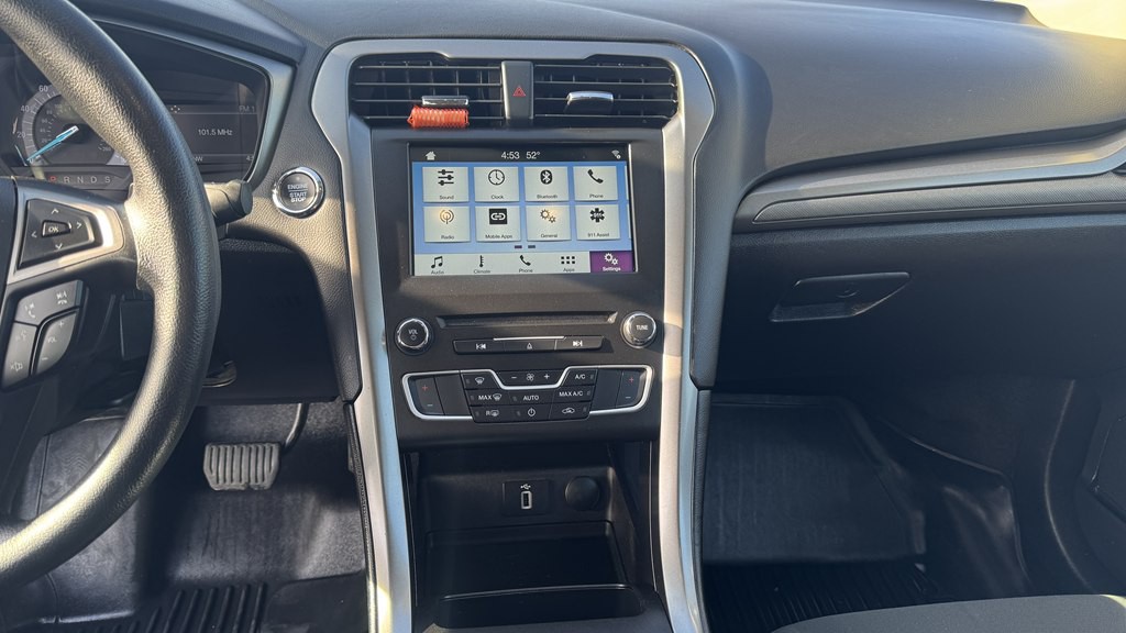 2018 Ford Fusion Image 19