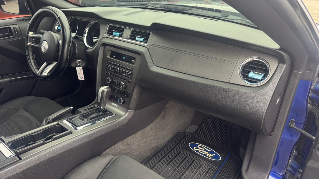 2014 Ford Mustang Image 21