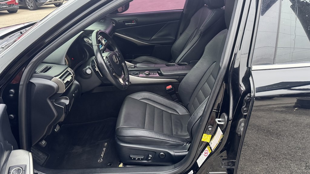 2015 Lexus IS Image 16