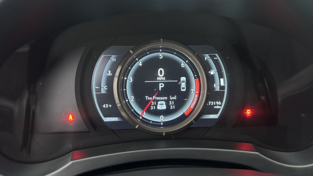 2015 Lexus IS Image 18