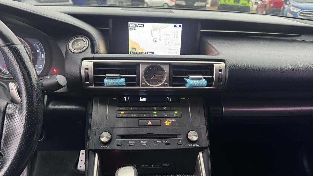 2015 Lexus IS Image 19