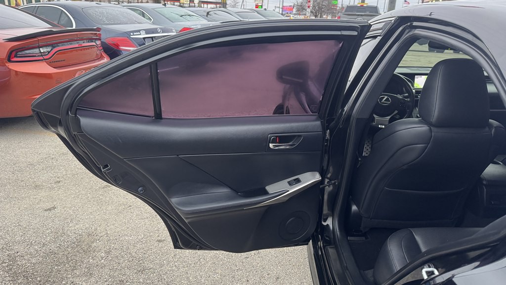 2015 Lexus IS Image 21