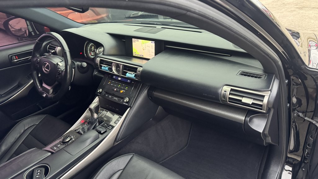 2015 Lexus IS Image 28