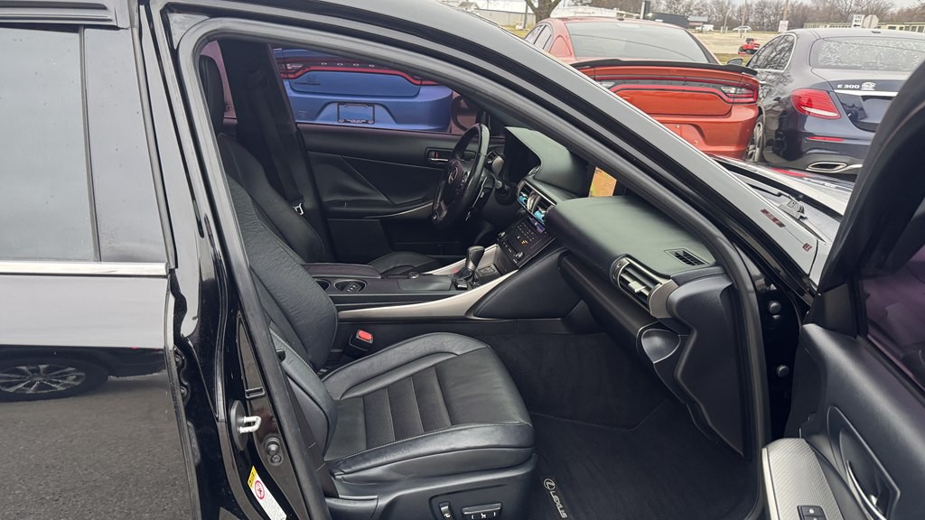2015 Lexus IS Image 29