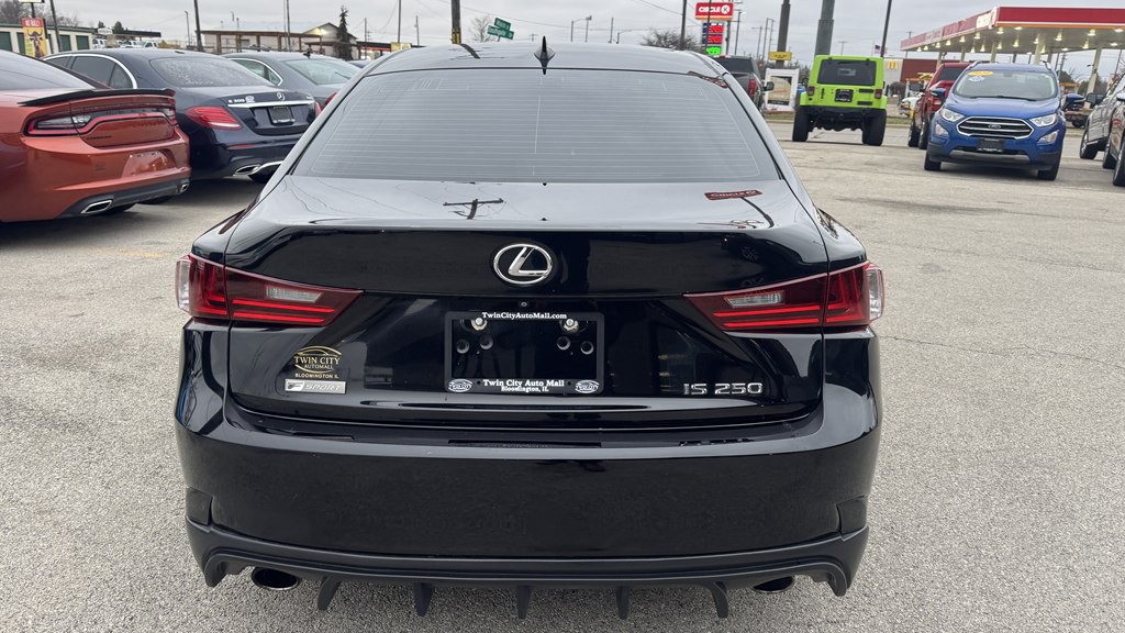 2015 Lexus IS Image 7