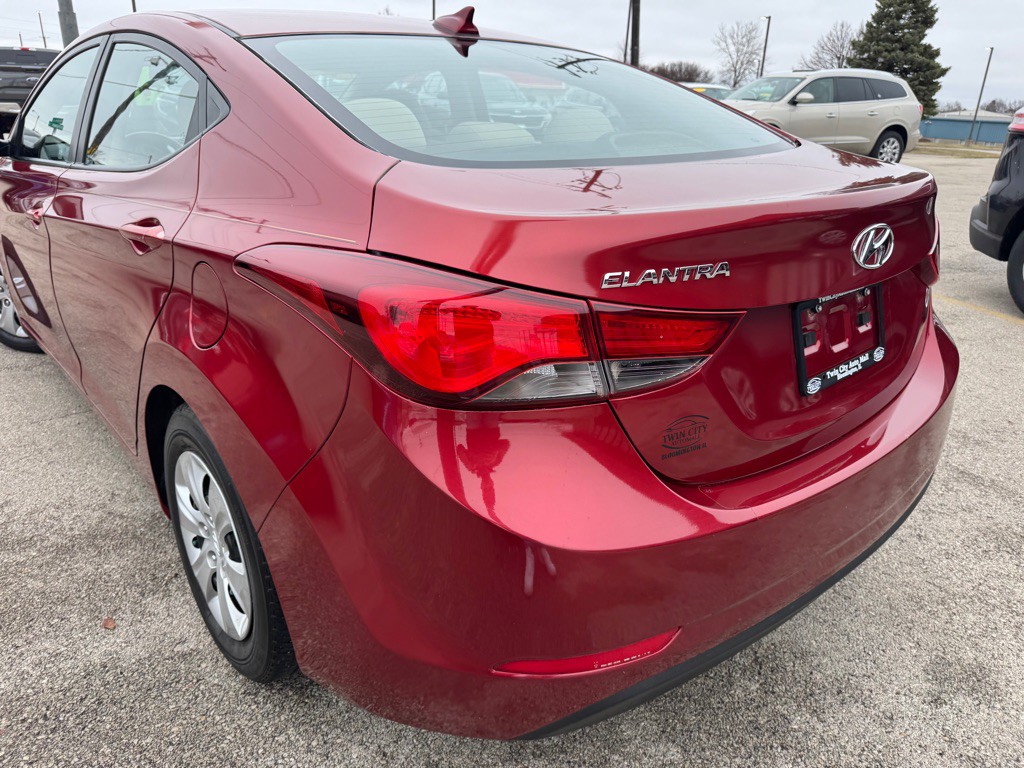 2016 Hyundai Elantra Image 6