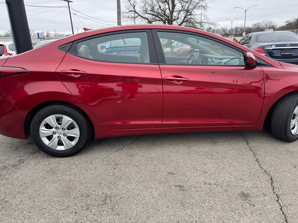 2016 Hyundai Elantra Image 9