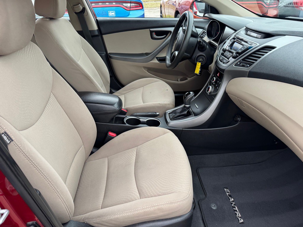 2016 Hyundai Elantra Image 14