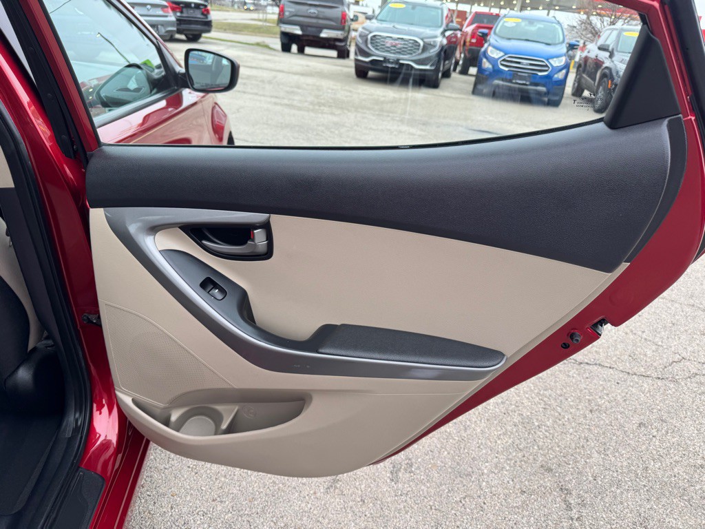 2016 Hyundai Elantra Image 15