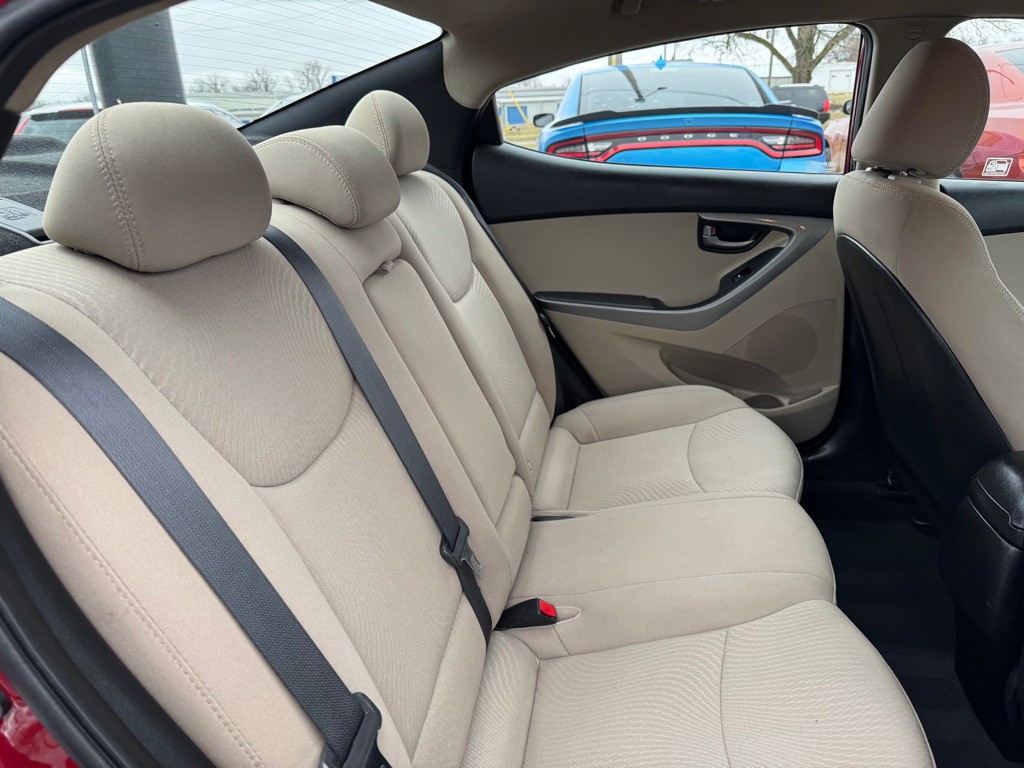 2016 Hyundai Elantra Image 17