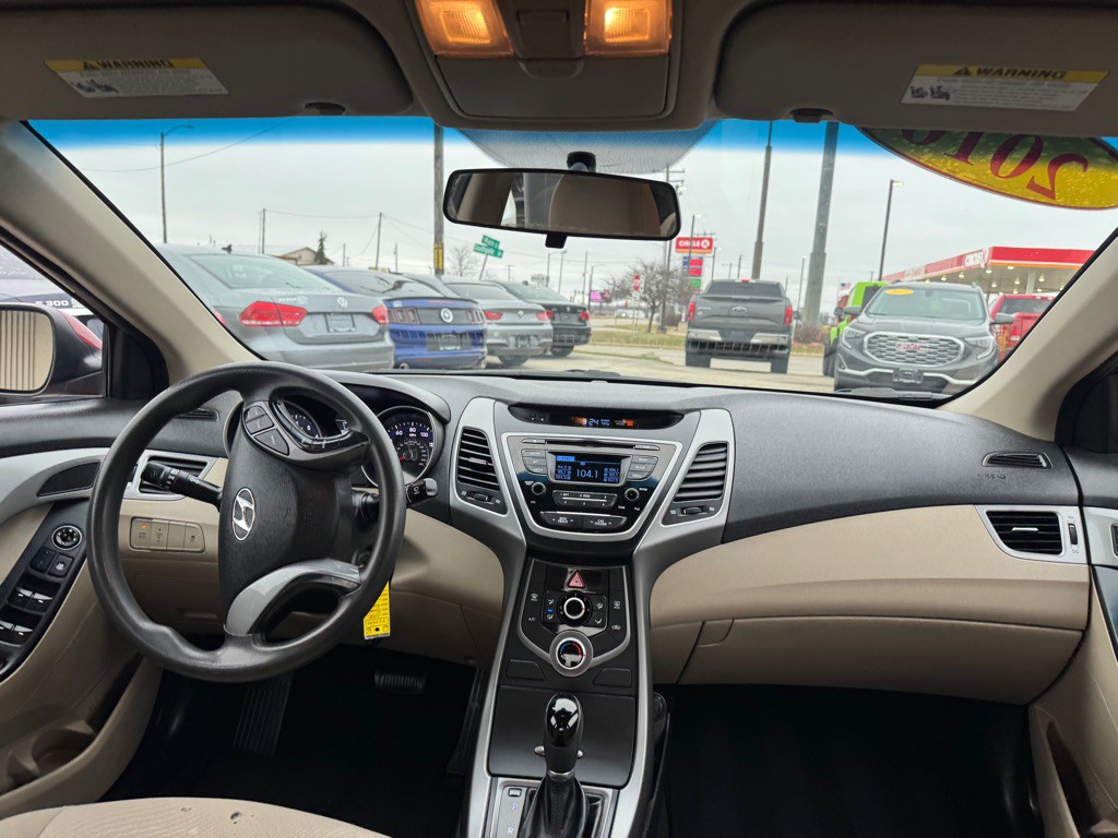 2016 Hyundai Elantra Image 18