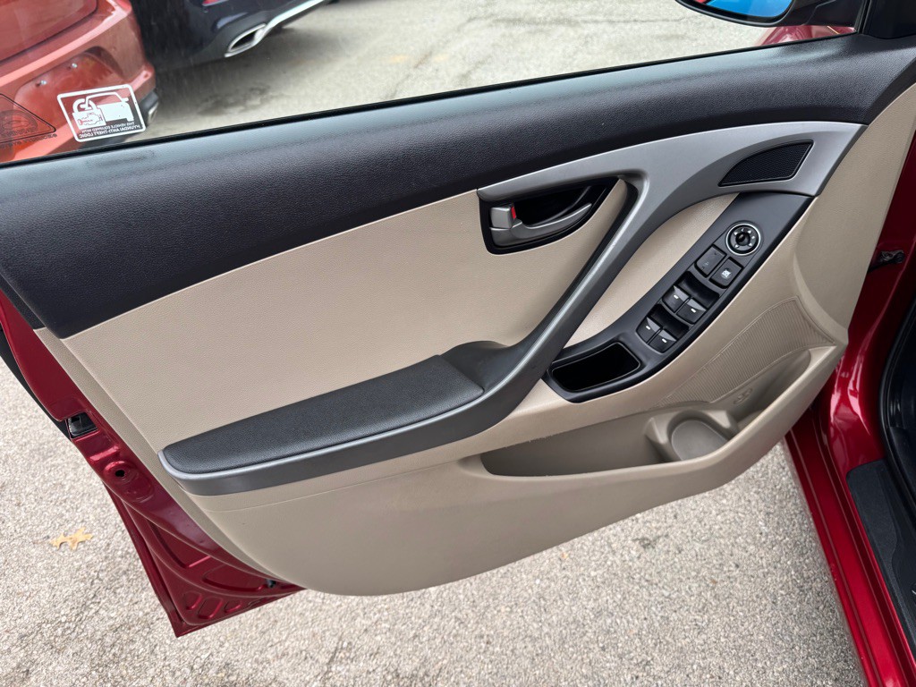 2016 Hyundai Elantra Image 21