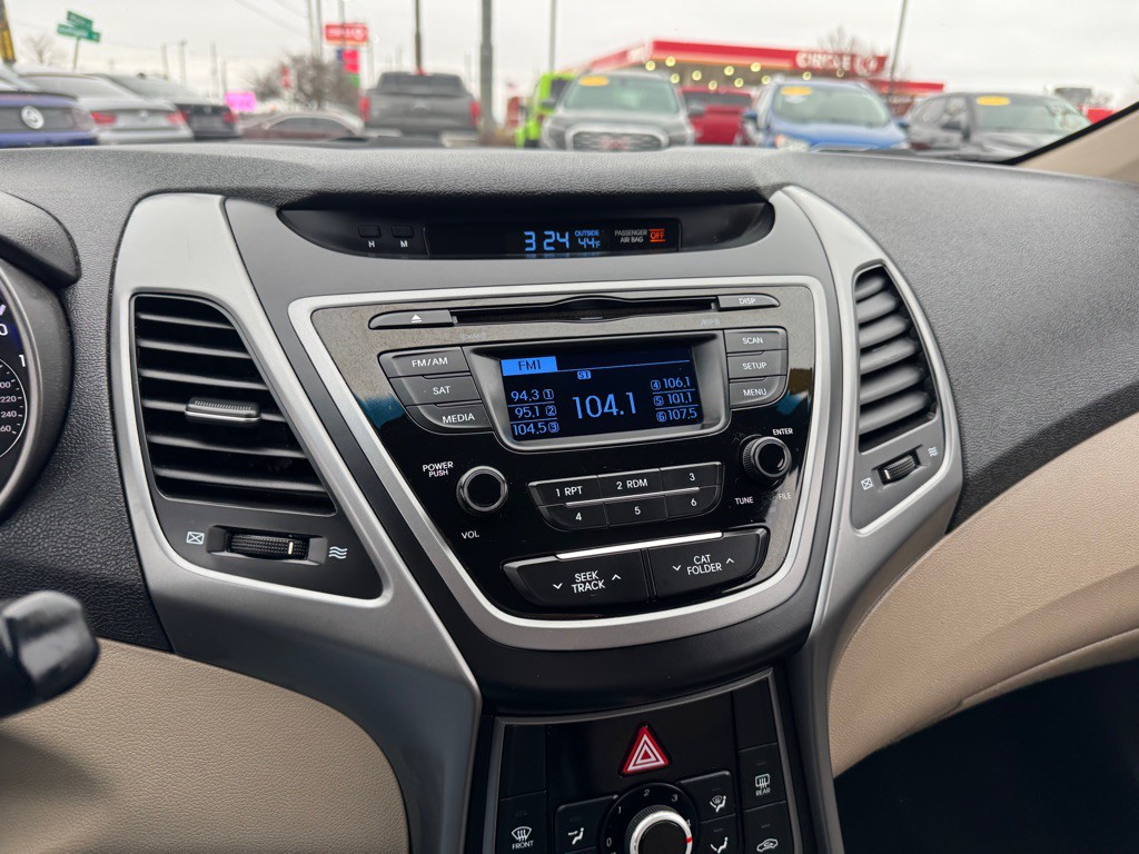 2016 Hyundai Elantra Image 26