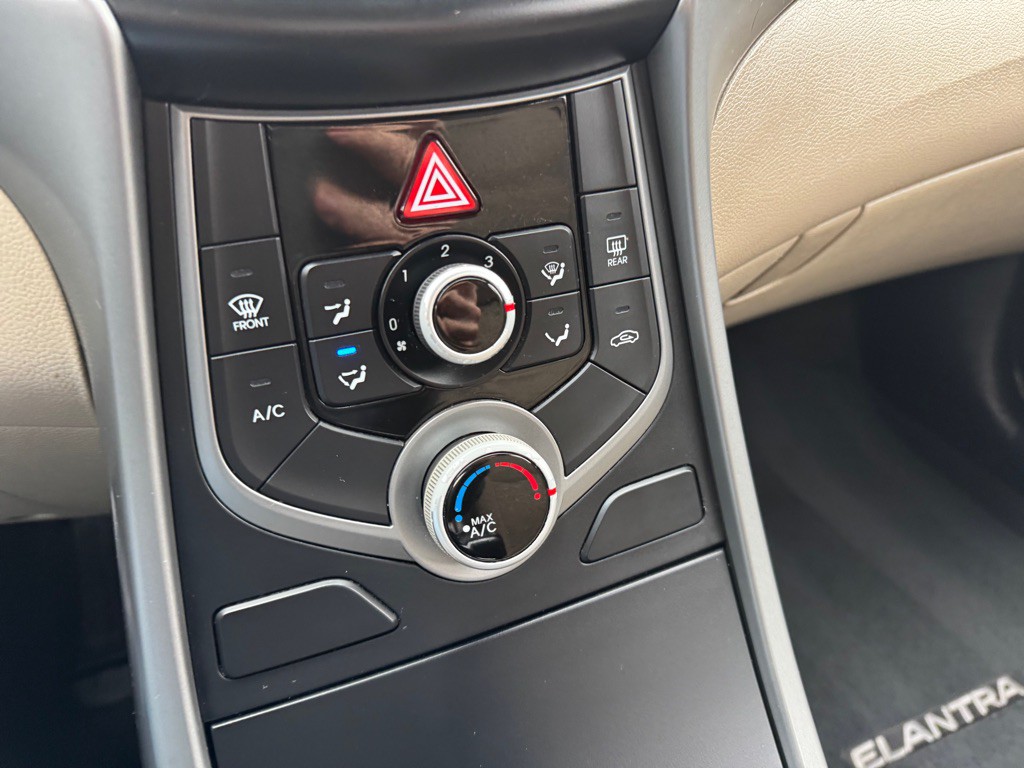 2016 Hyundai Elantra Image 27