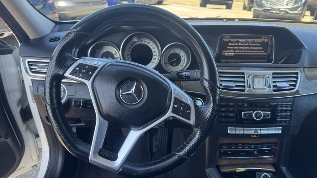 2014 Mercedes-Benz E-Class Image 16