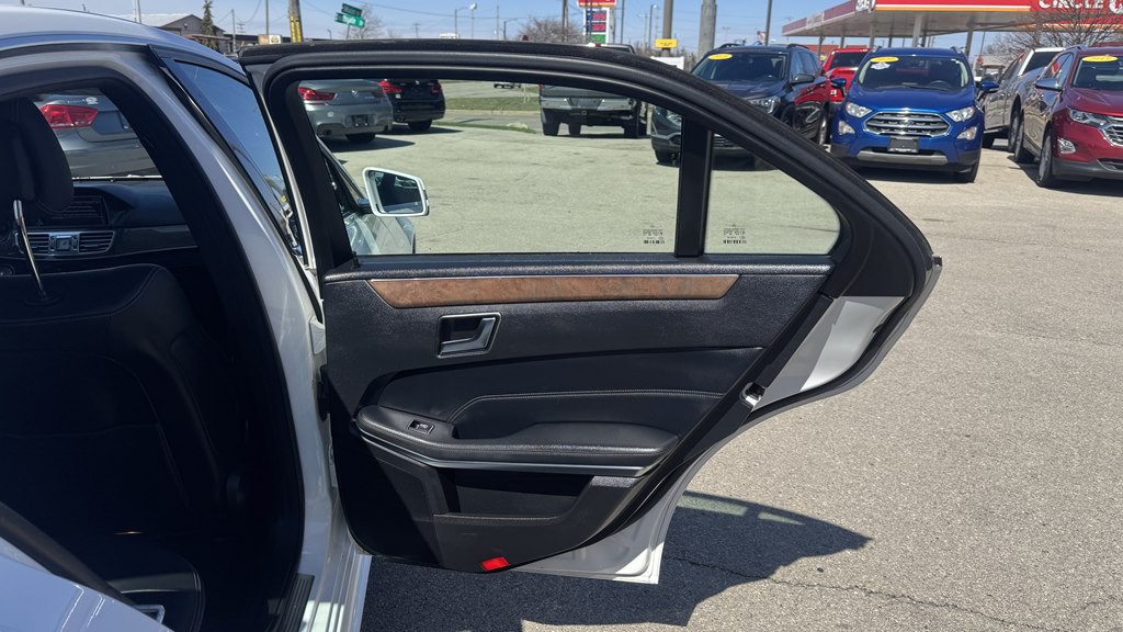 2014 Mercedes-Benz E-Class Image 25