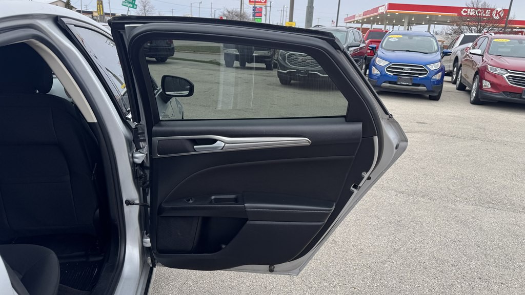 2018 Ford Fusion Image 24