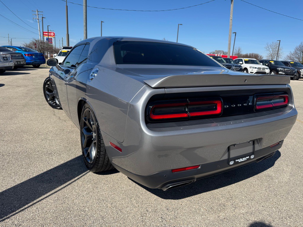 2016 Dodge Challenger Image 6