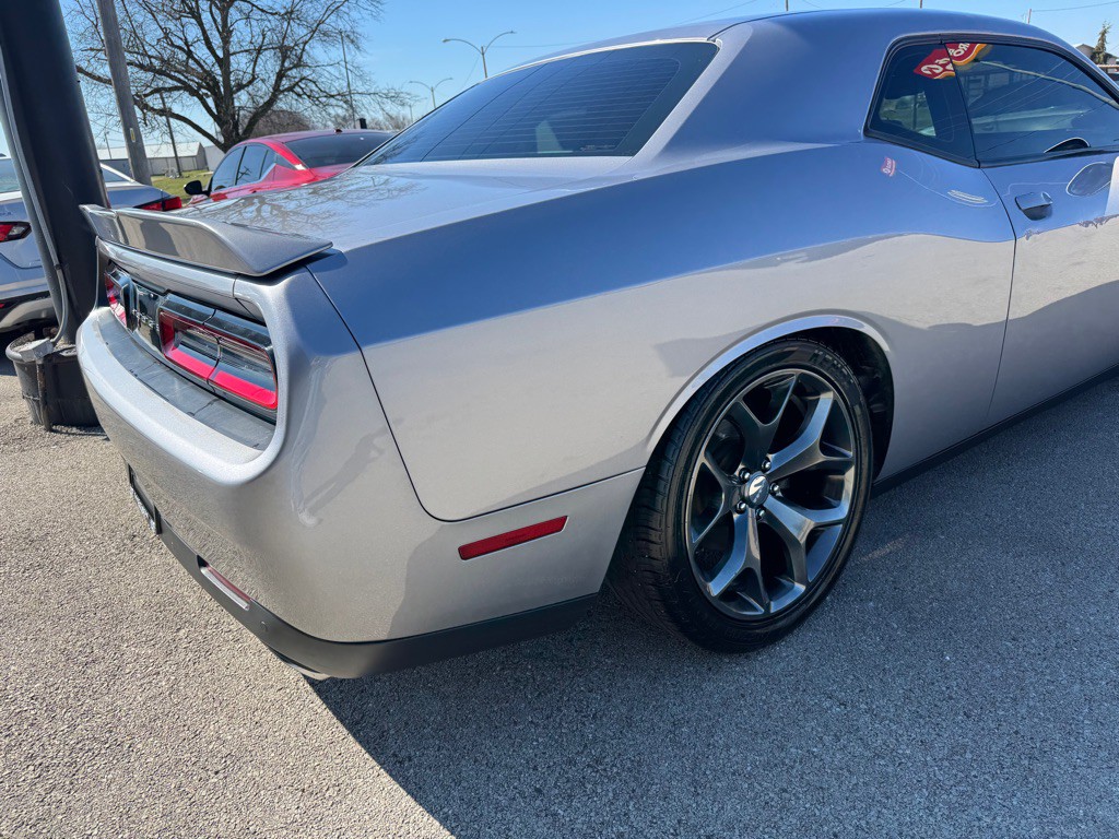 2016 Dodge Challenger Image 8