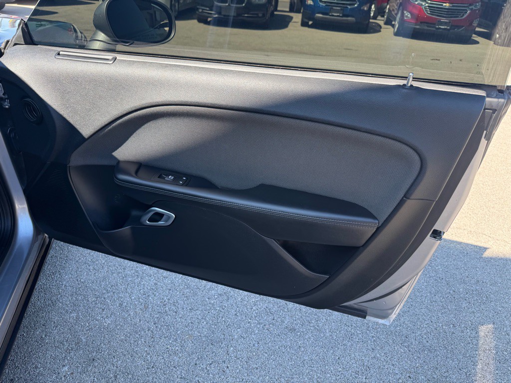 2016 Dodge Challenger Image 12