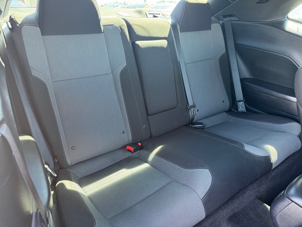 2016 Dodge Challenger Image 15