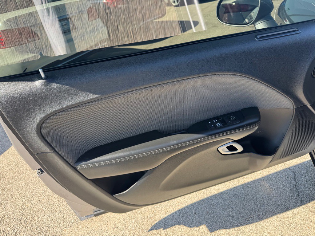 2016 Dodge Challenger Image 17