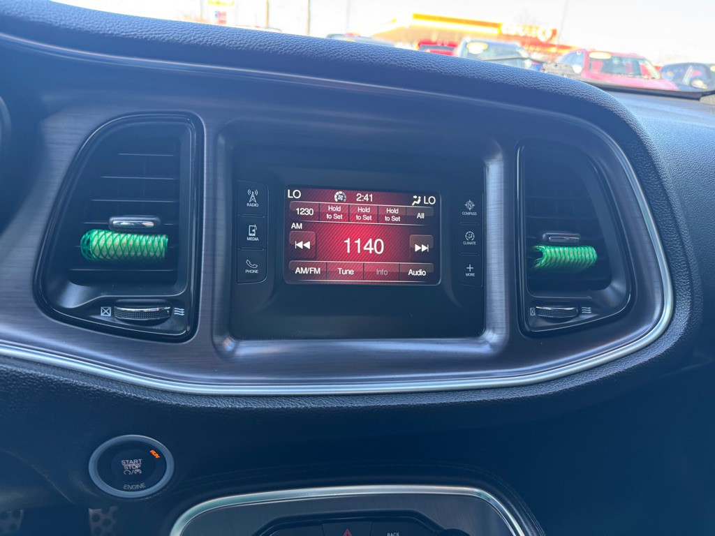 2016 Dodge Challenger Image 22